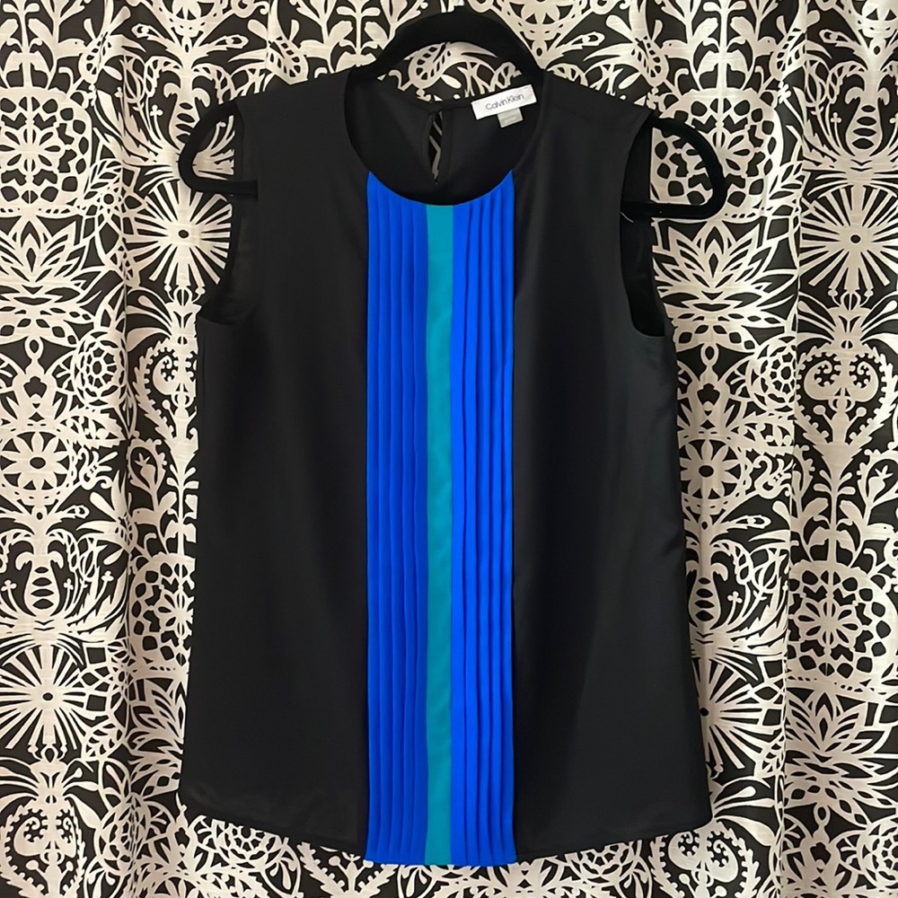 Calvin Klein sleeveless blouse. Small